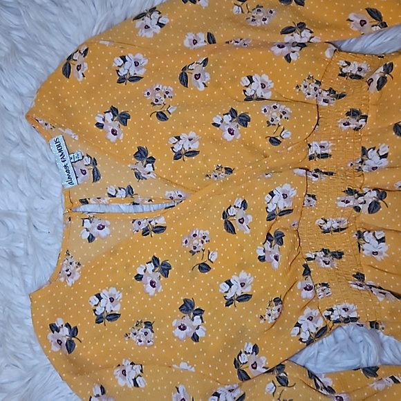 Almost Famous Yellow Floral Cinched Waist Dress – Size Medium (Juniors) - Picture 7 of 12